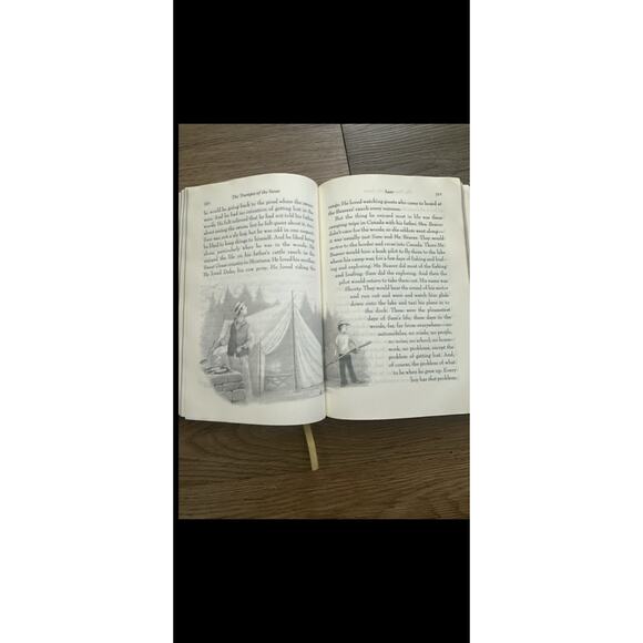 Charlotte's Web and Other Illustrated Classics Leather Bound E B White EUC - Picture 7 of 16